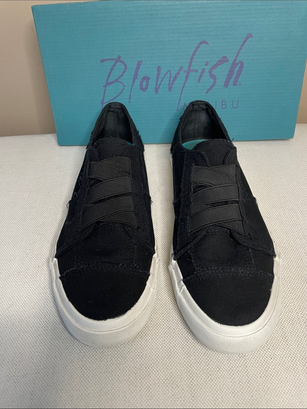 Blowfish Womenโs Black Canvas Slip-On Sneakers with White Sole size 8.5